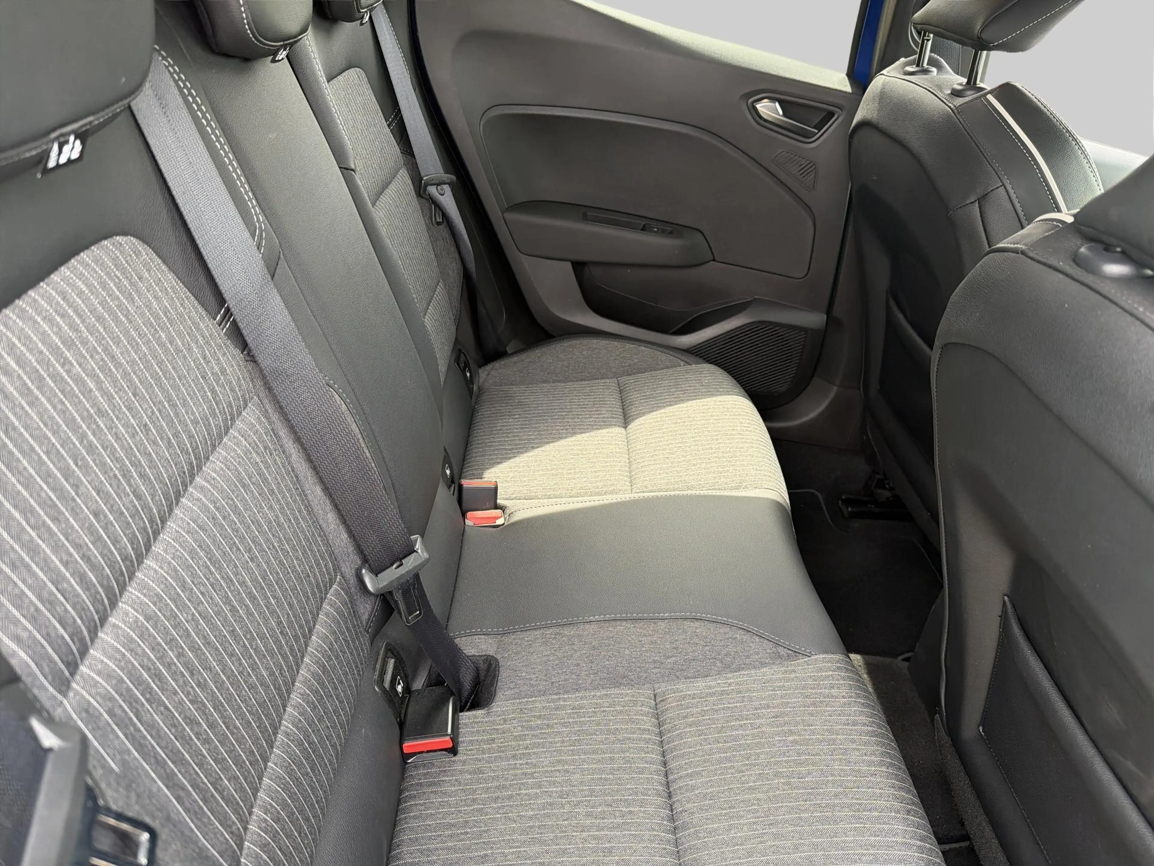 Mitsubishi Colt 1.0T MT Intense+ — photo 14