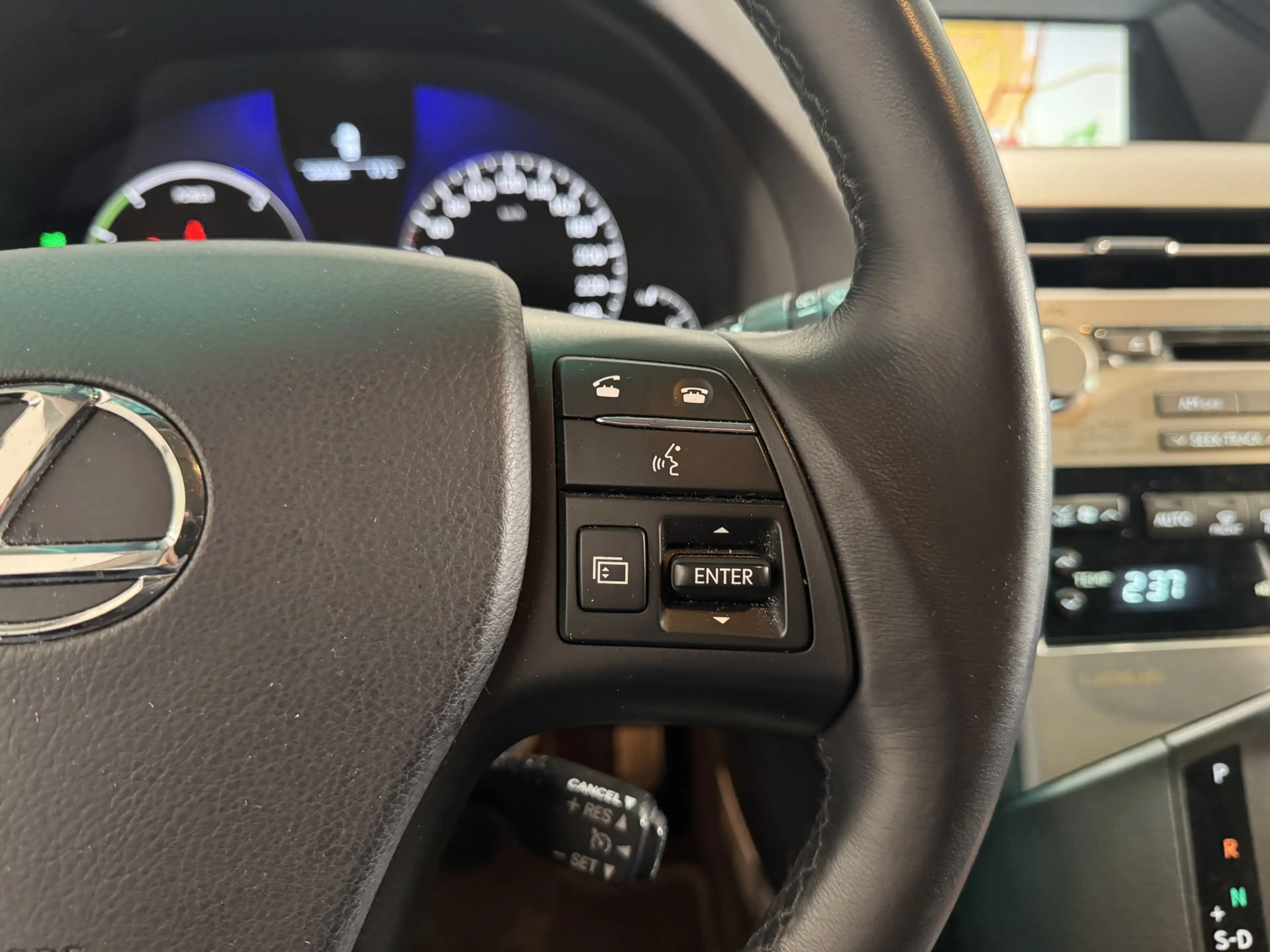 Lexus RX 450h 4WD Executive — photo 14