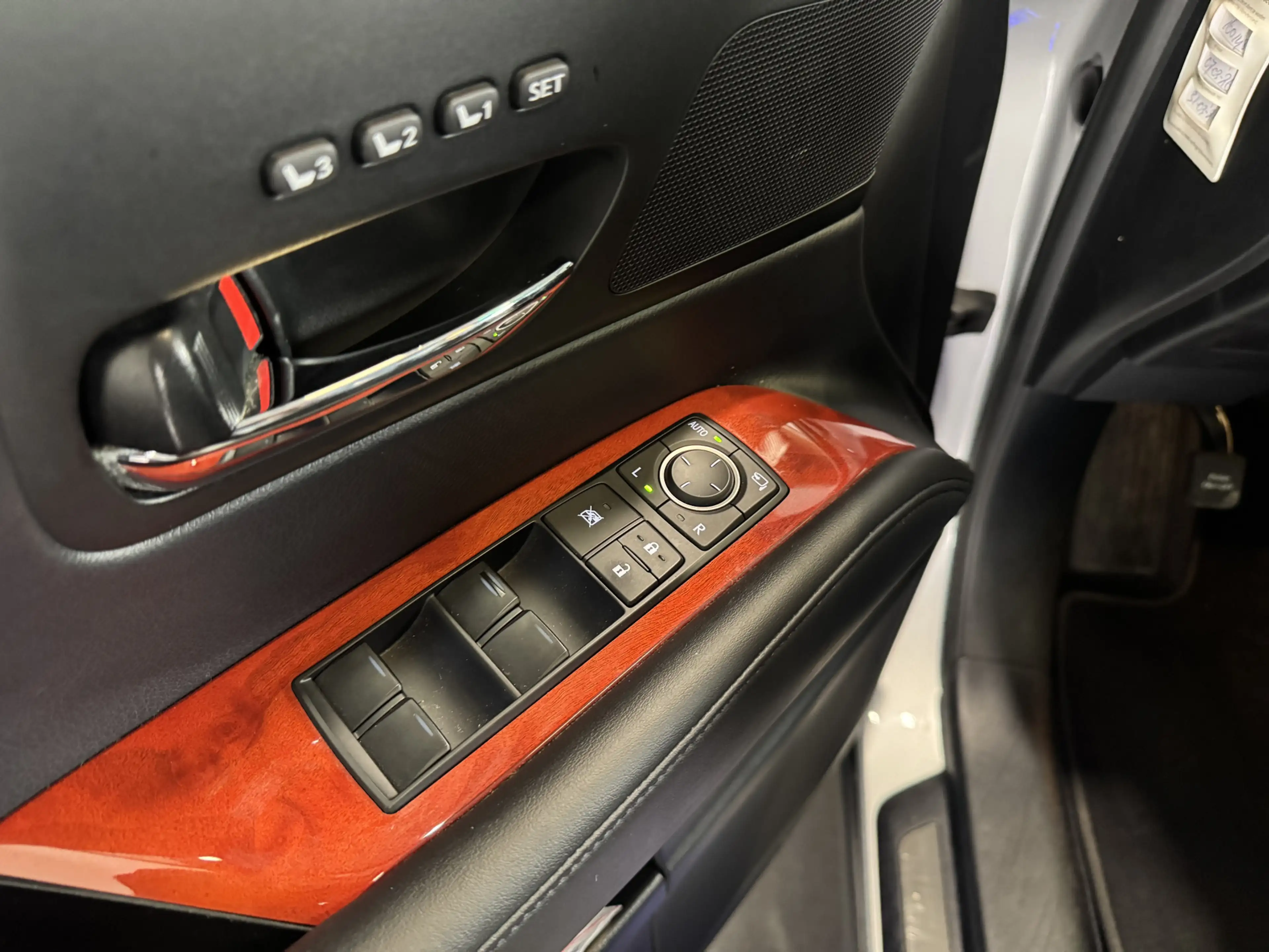 Lexus RX 450h 4WD Executive — photo 9