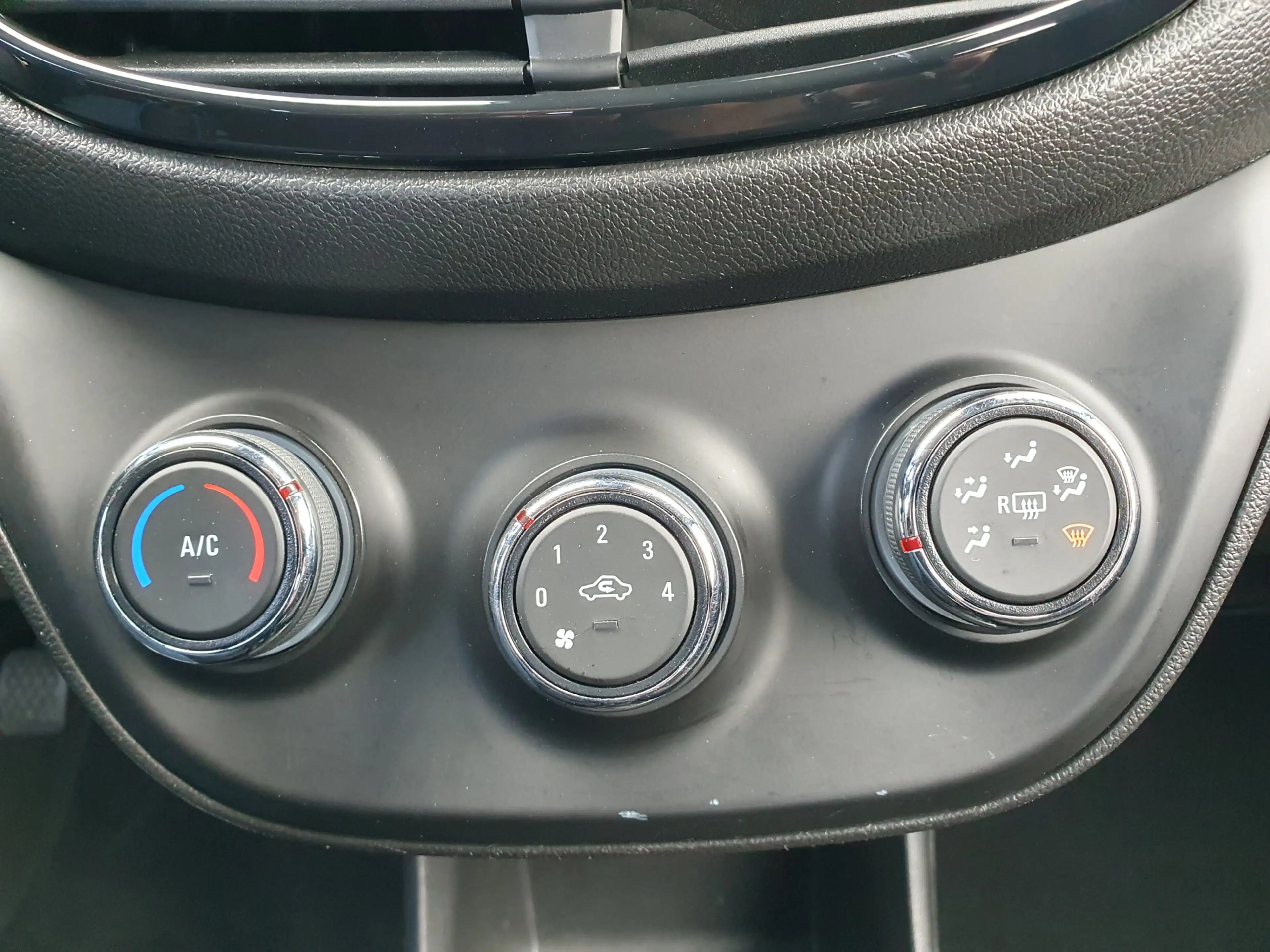 Opel Karl 1.0 ecoFLEX Edition AIRCO/CRUISE/CARPLAY — photo 29