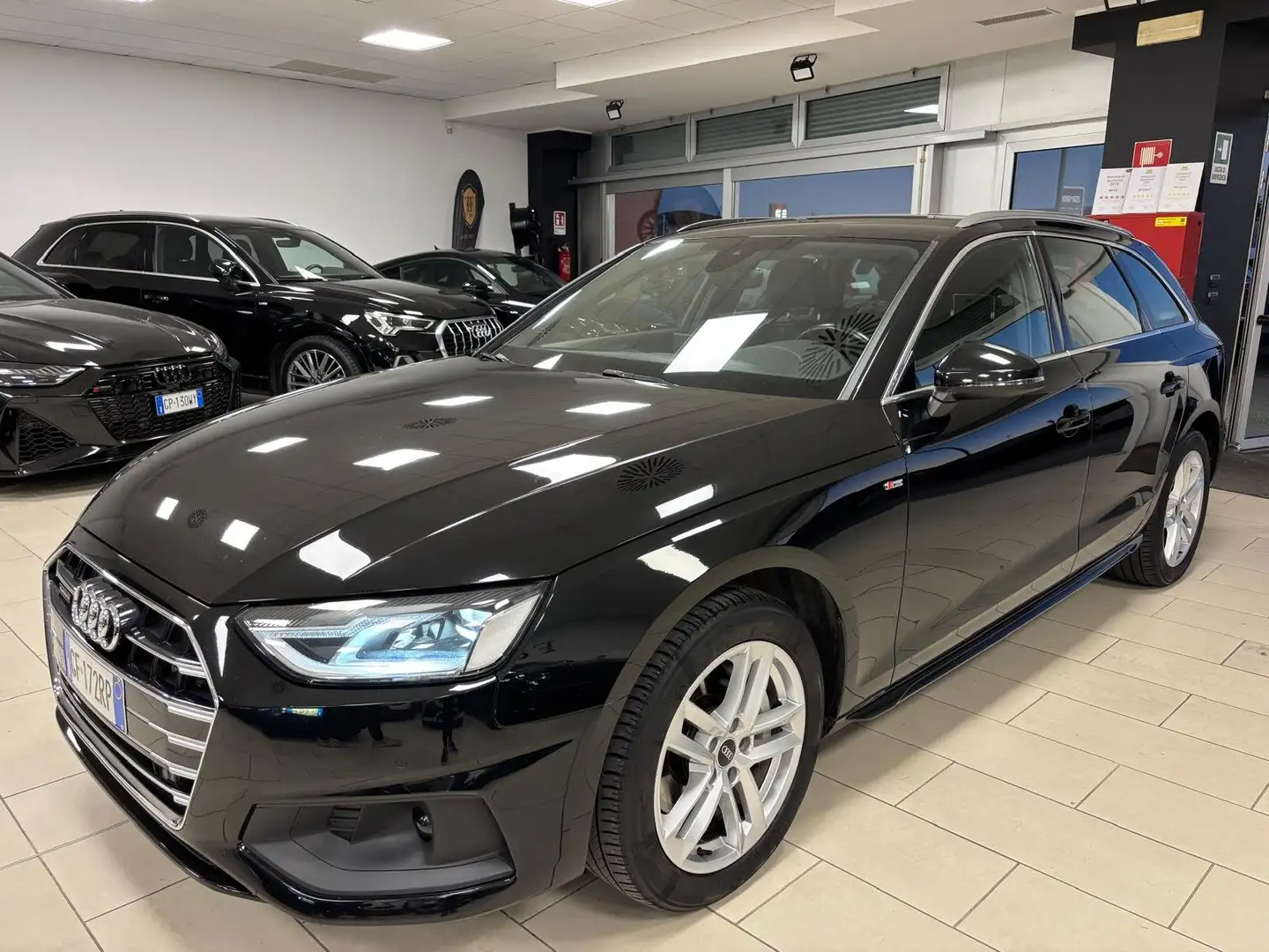 Audi A4 Avant 40 2.0 tdi S line quattro 204cv IvaEsp UnPro Nero - 1