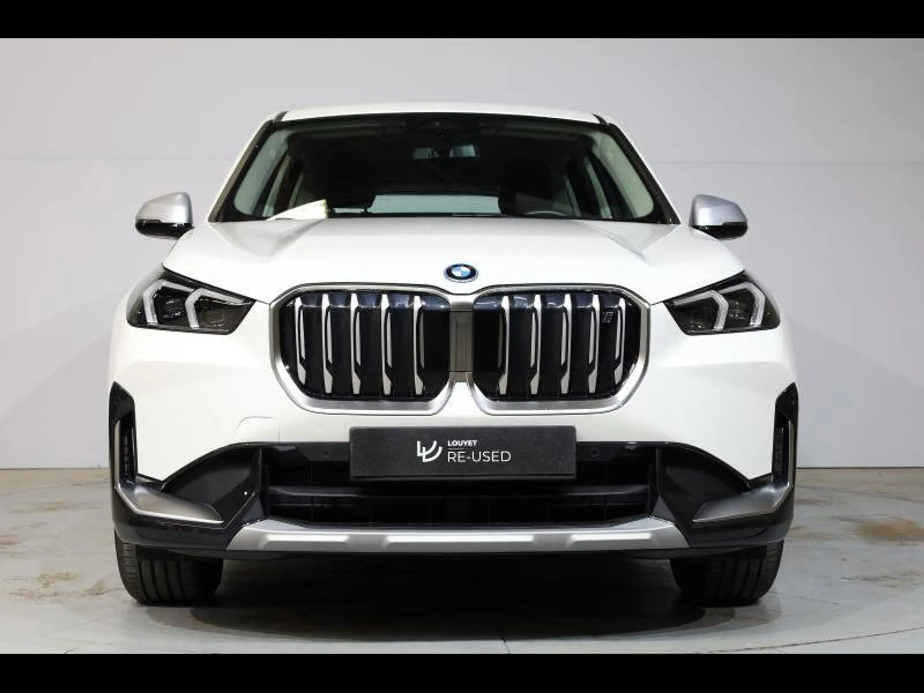 BMW iX1 xDrive30 iX1 xDrive 30 — photo 3