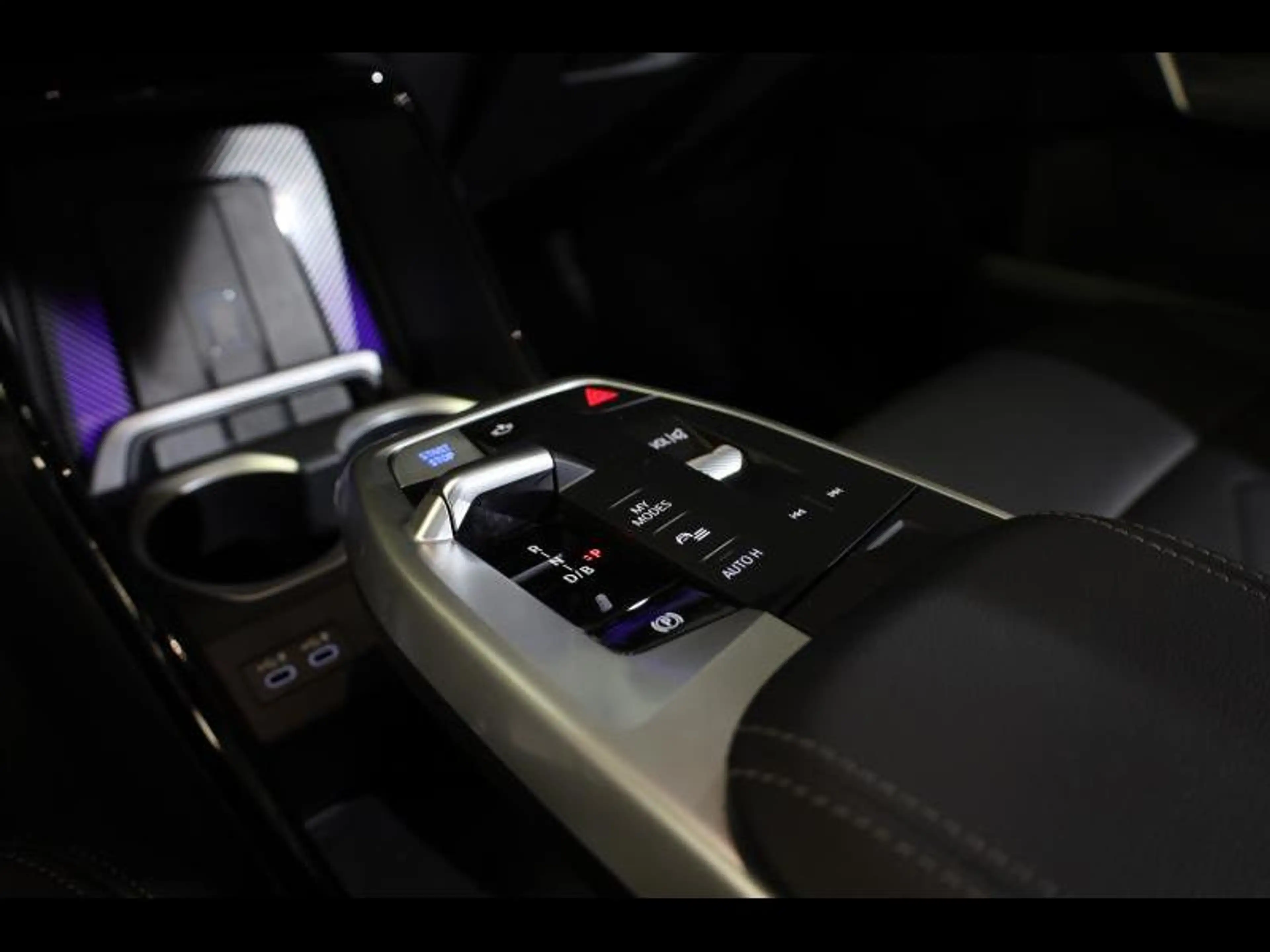 BMW iX1 xDrive30 iX1 xDrive 30 — photo 13