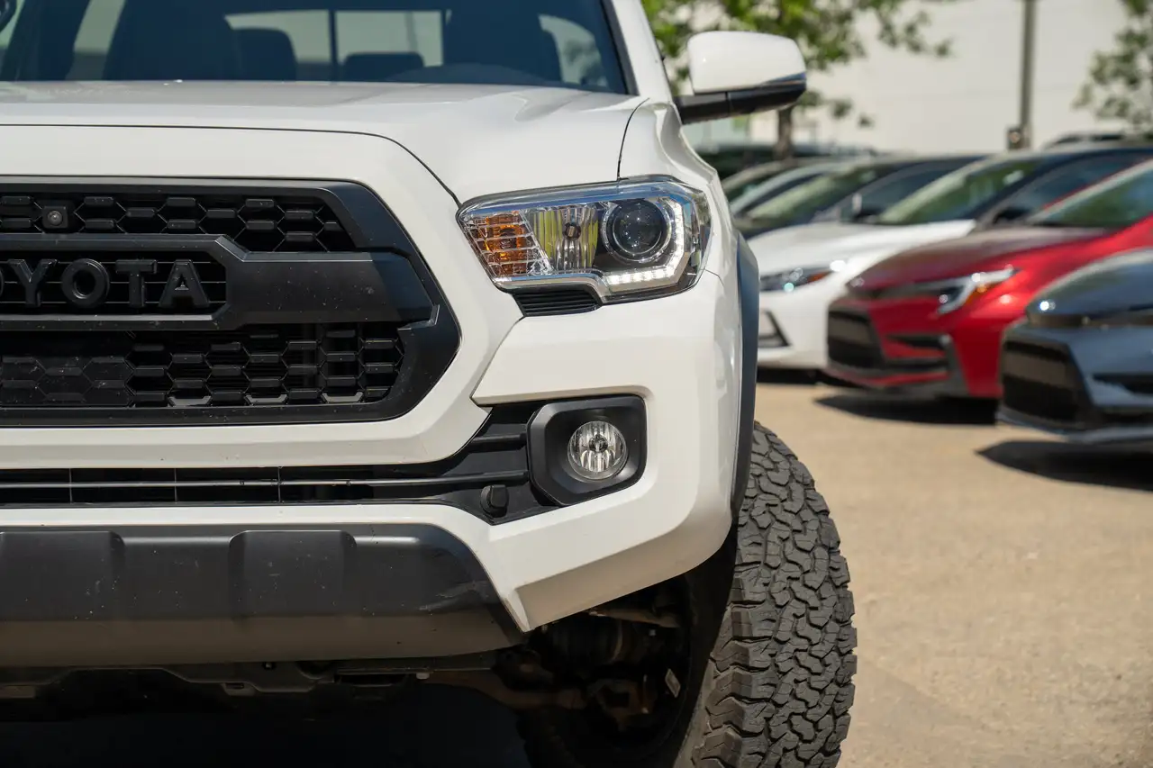 Toyota Tacoma снимка Toyota Tacoma
