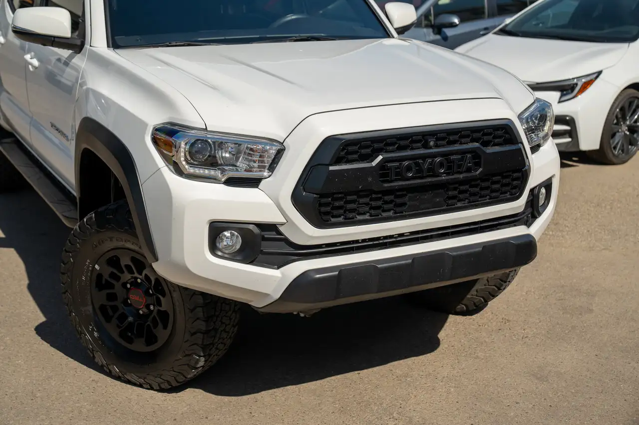 Toyota Tacoma снимка Toyota Tacoma