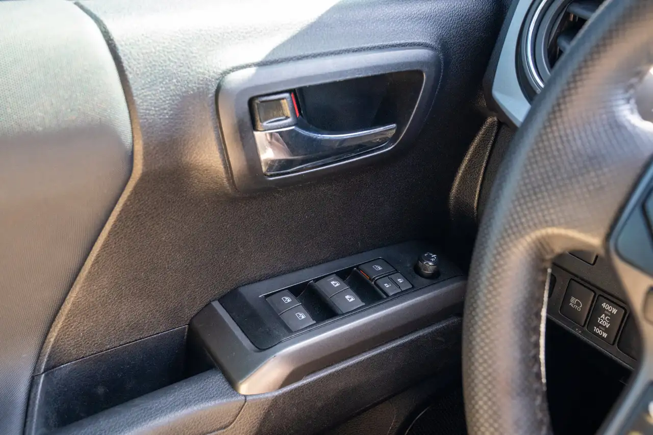 Toyota Tacoma снимка Toyota Tacoma