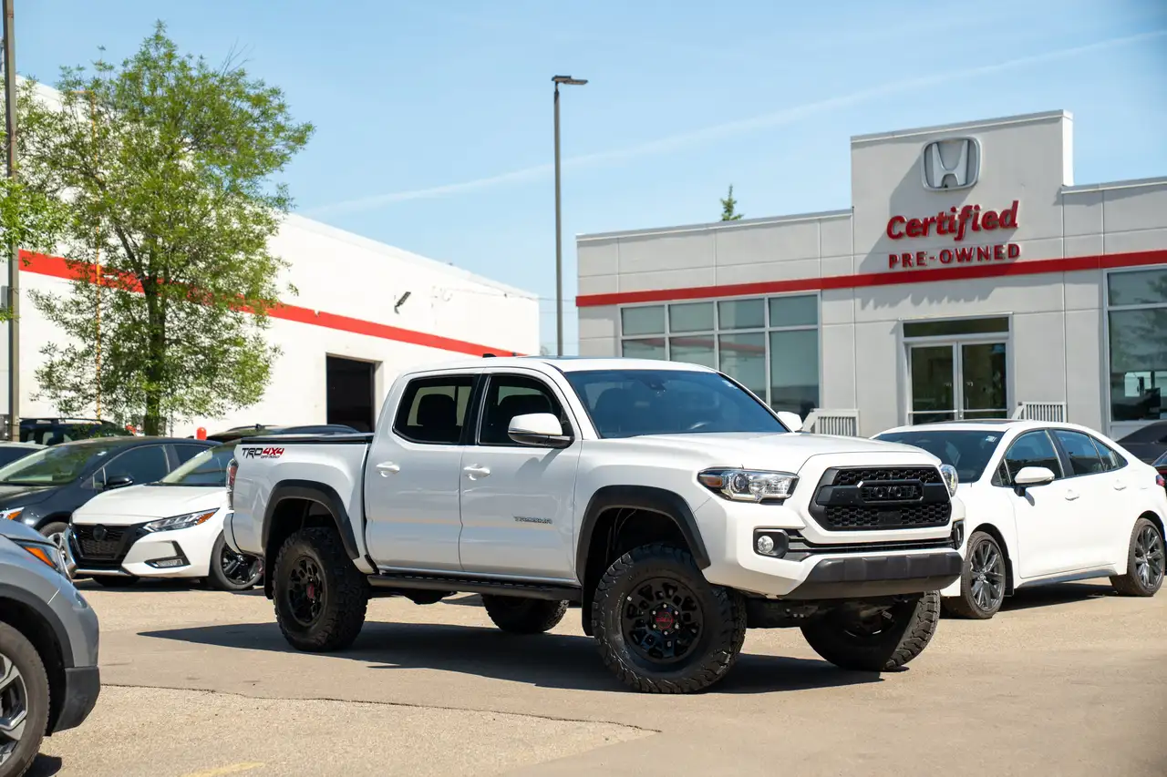 Toyota Tacoma снимка Toyota Tacoma