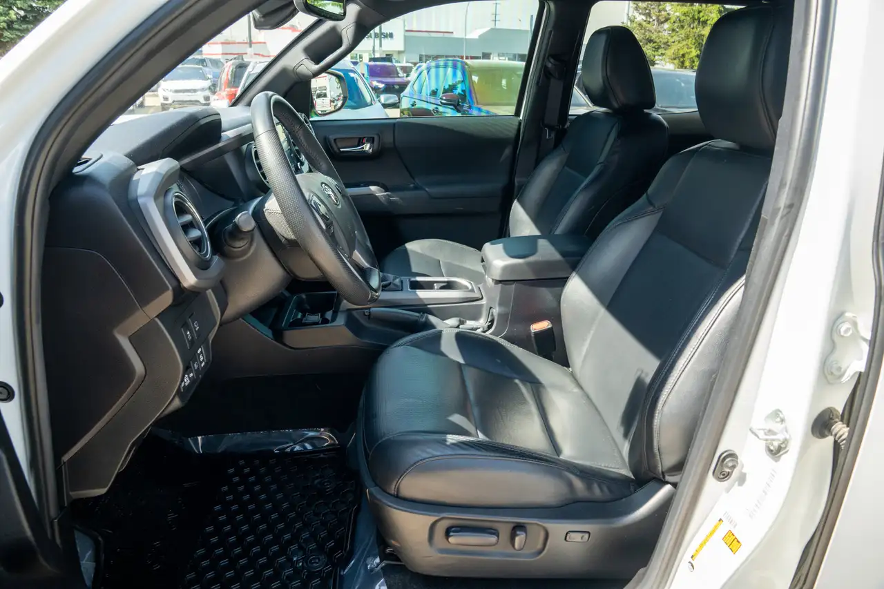 Toyota Tacoma снимка Toyota Tacoma