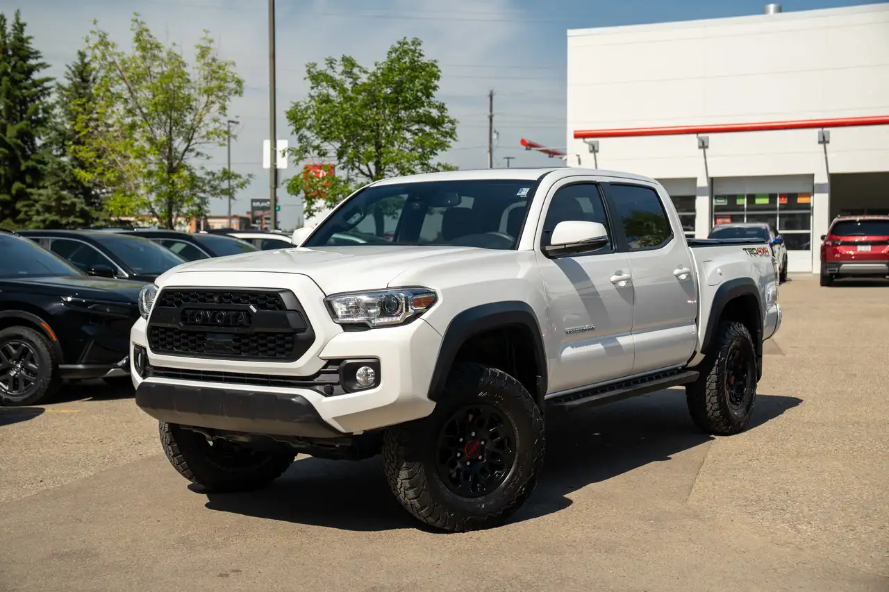 Toyota Tacoma снимка Toyota Tacoma