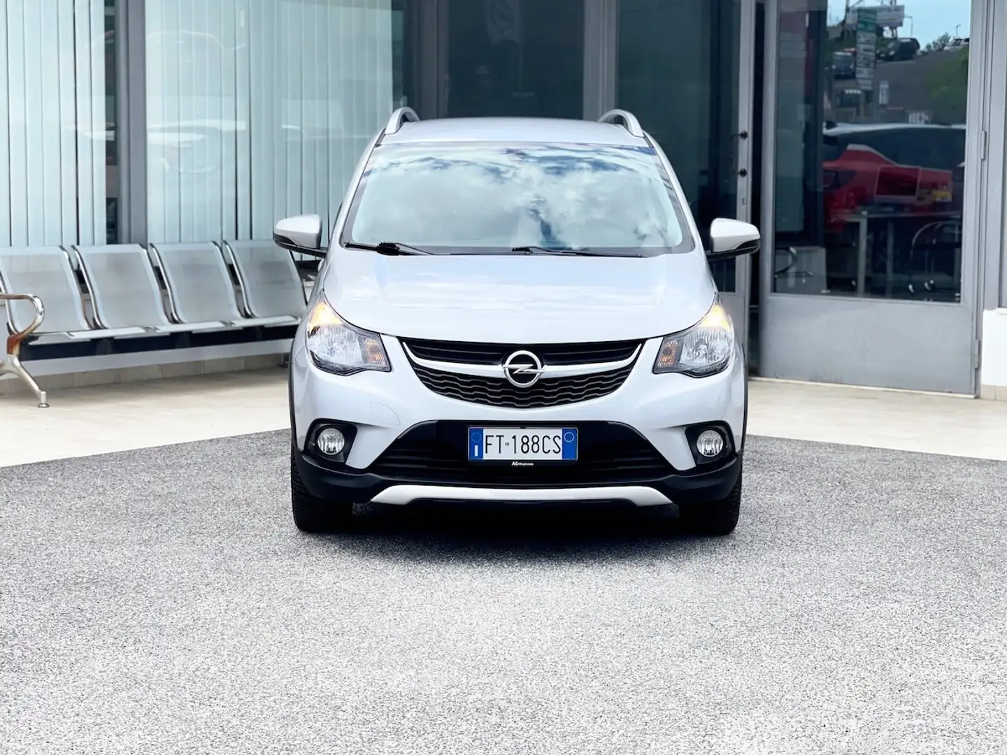 Opel Karl Rocks 1.0 Benzina 73CV E6 Neo. - 2018 Срібний - 2
