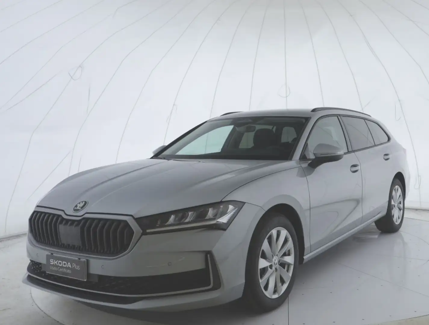 Skoda Superb 2.0 TDI DSG Wagon Selection Stříbrná - 1