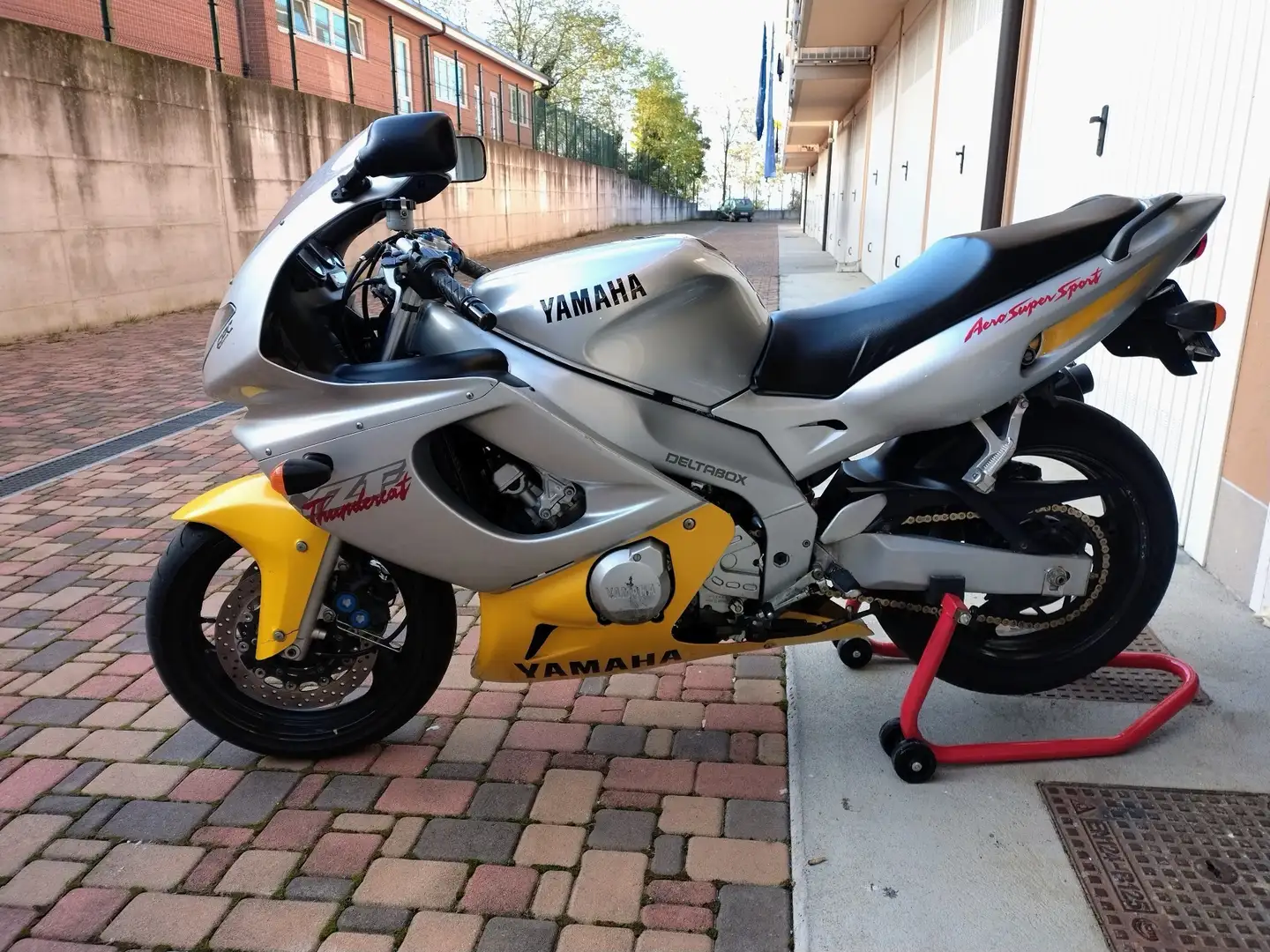 Yamaha YZF 600 Thundercat Argintiu - 2