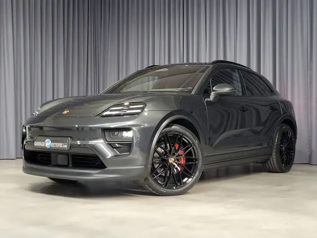 Porsche Macan view 6