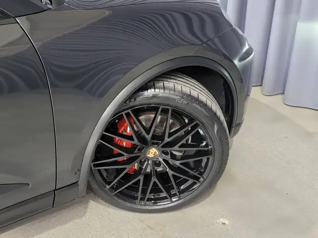 Porsche Macan view 7