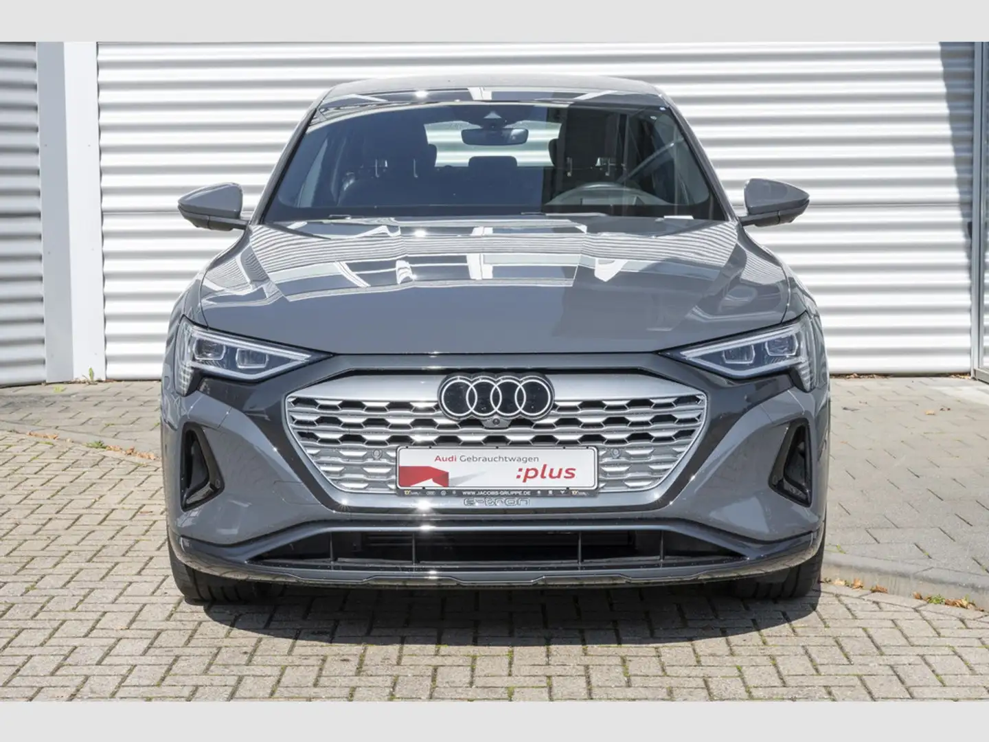 Audi Q8 55 advanced ACC/Matrix/HuD/AHK/360° e-tron Grau - 2