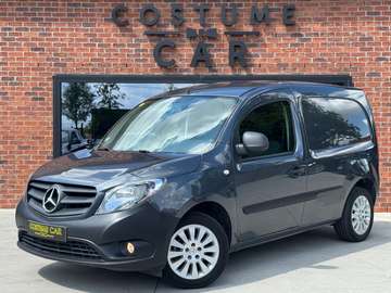 Climatisation - Porte lat coulissante - USB