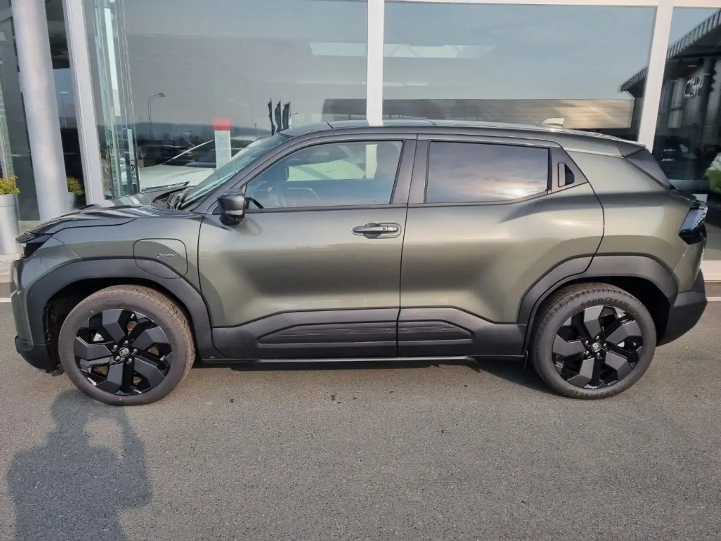 Toyota Urban Cruiser BEV 4x2 Lounge 128 kW Grün - 2