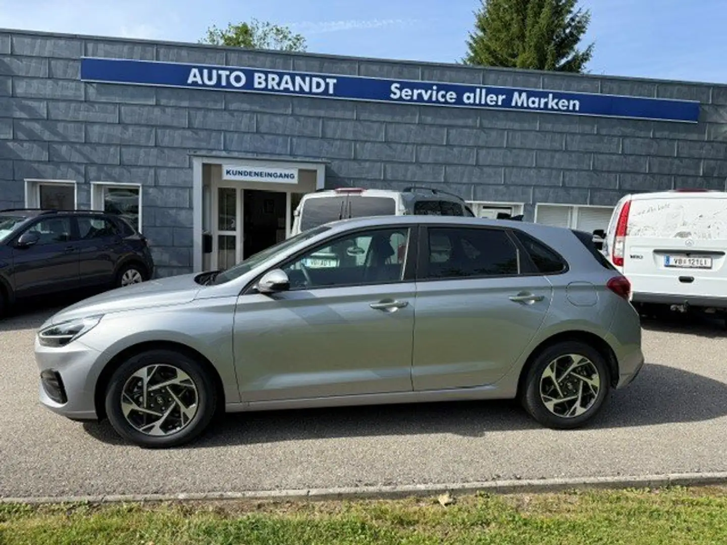 Hyundai i30 i30 1,0 TGDI Go! Go! Silber - 2