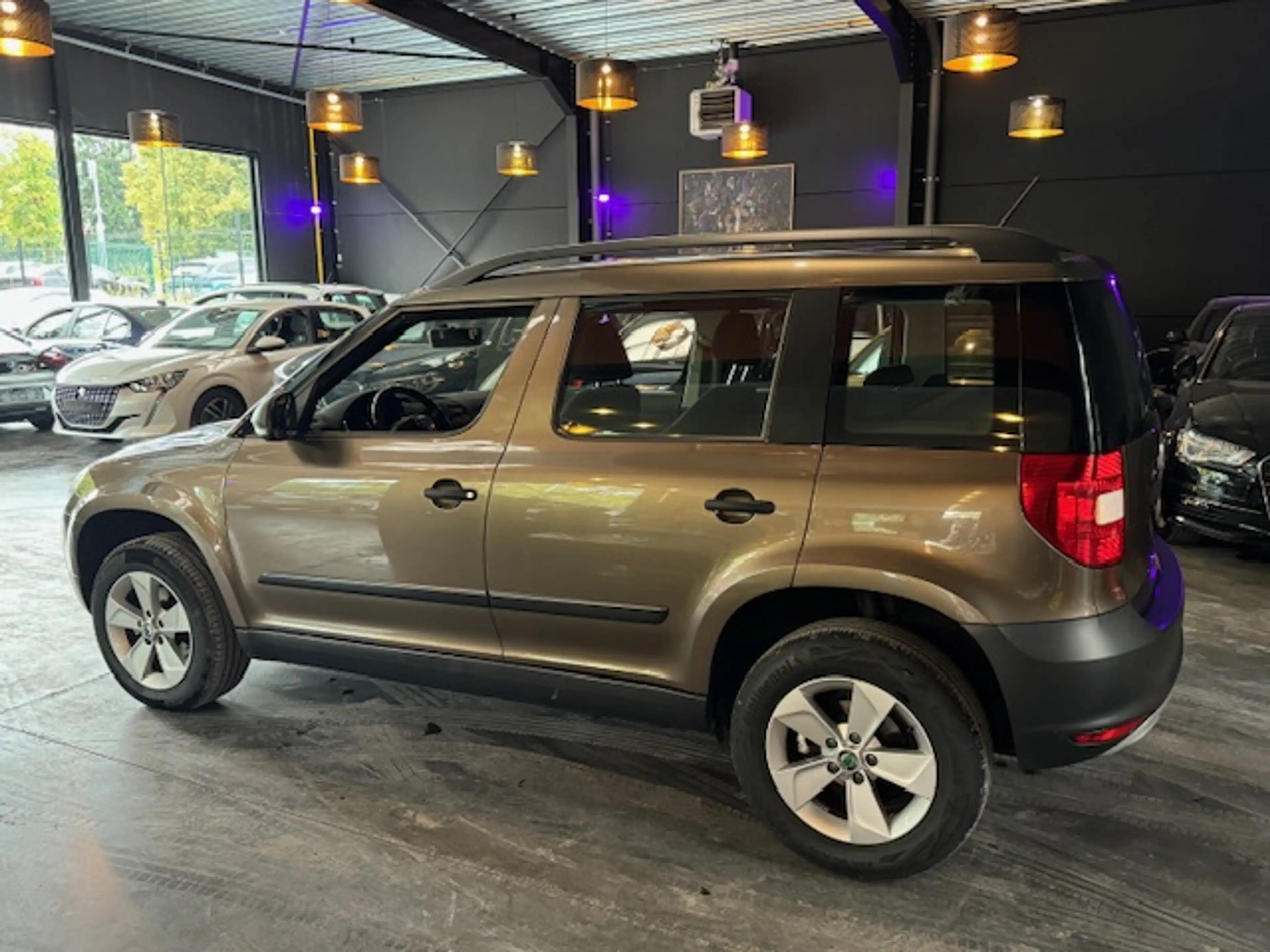 Skoda Yeti 1.2 AUTOMATIQUE DSG - A/C - MEDIA/TEL - GPS - JANTES — photo 5