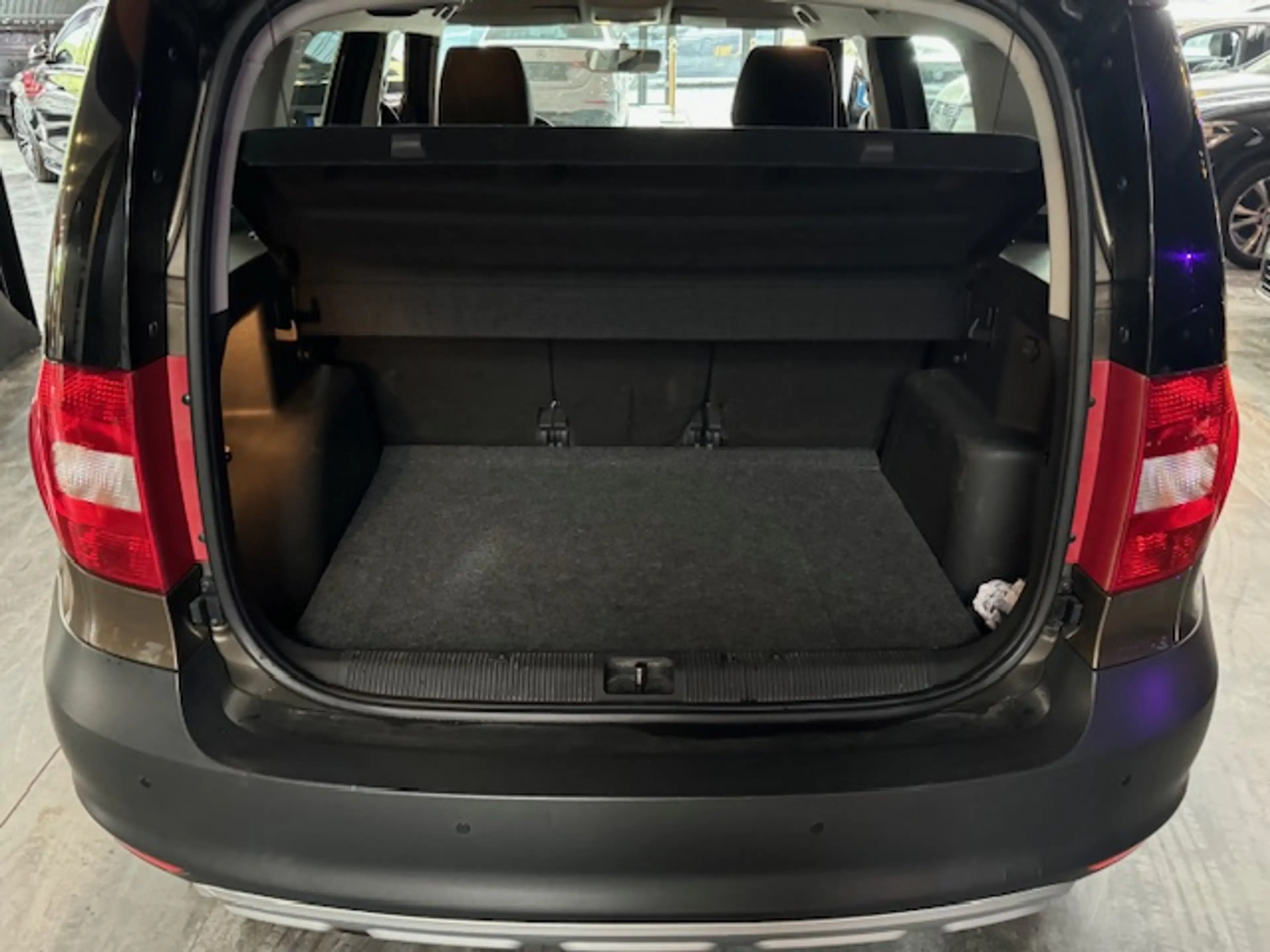Skoda Yeti 1.2 AUTOMATIQUE DSG - A/C - MEDIA/TEL - GPS - JANTES — photo 8