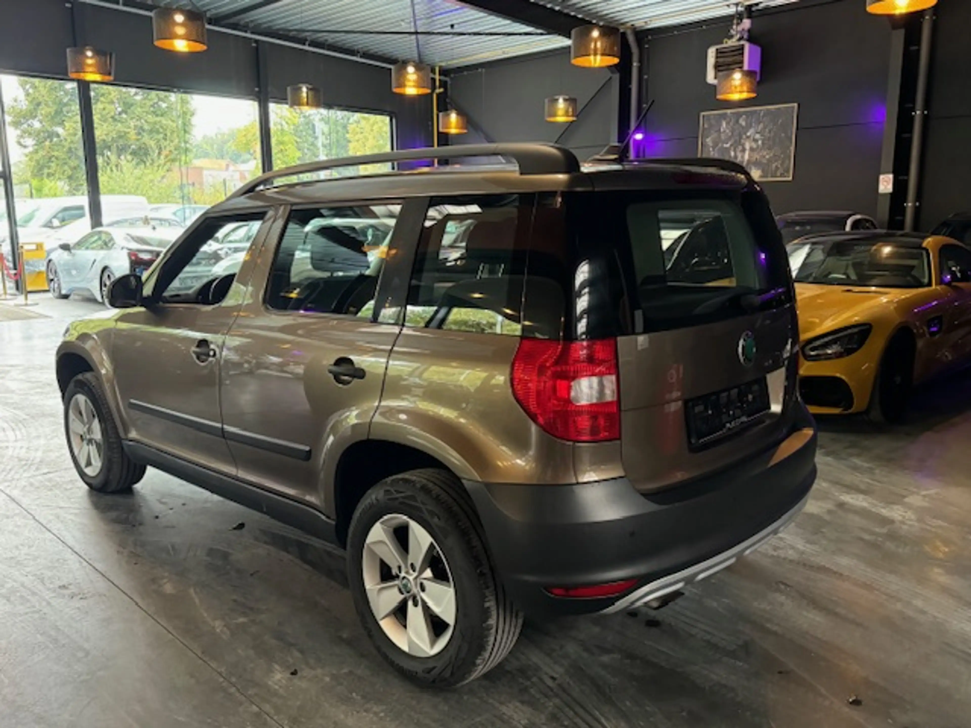 Skoda Yeti 1.2 AUTOMATIQUE DSG - A/C - MEDIA/TEL - GPS - JANTES — photo 6