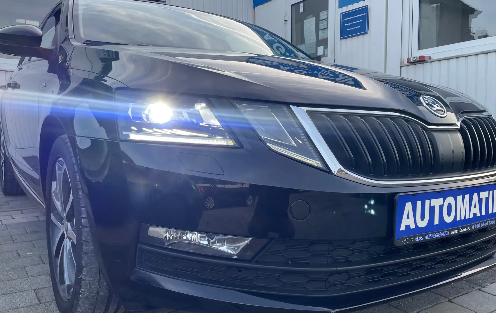 Skoda Octavia Soleil DSG NAVI/LED/APPLECARPLAY/PDC/TEMPOMAT 1Hd! Nero - 1