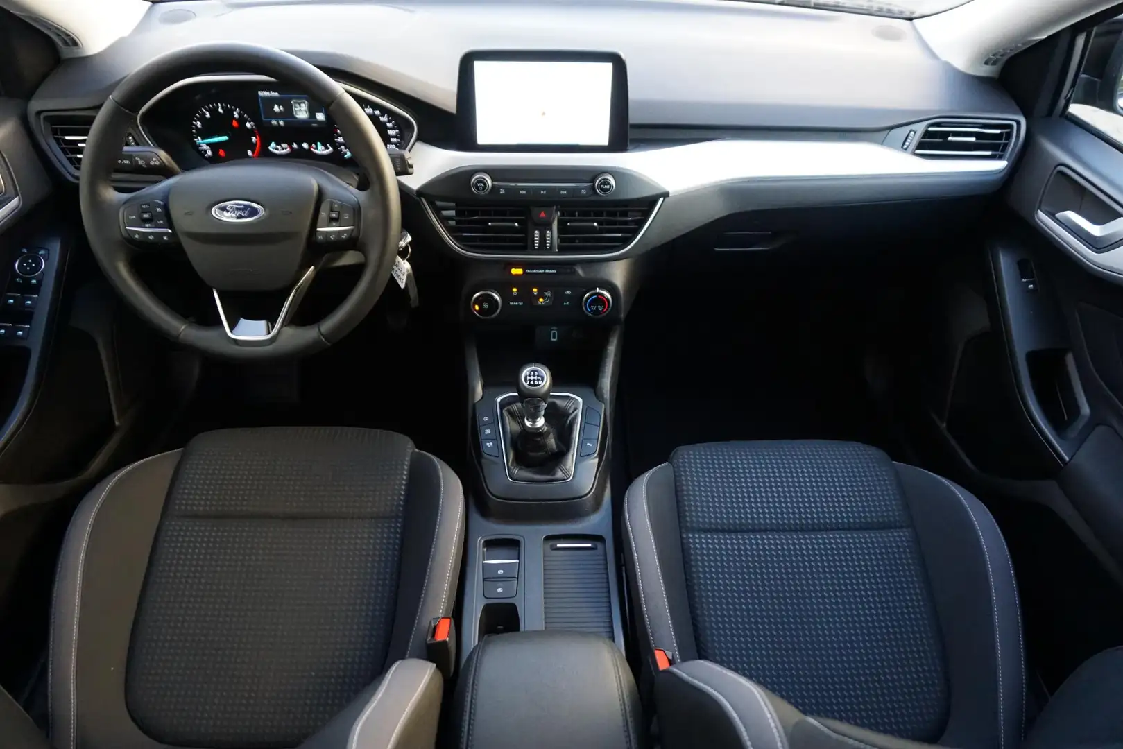 Ford Focus 1.0 EcoB. 125pk Edition Business/Dealeronderhouden Zwart - 2