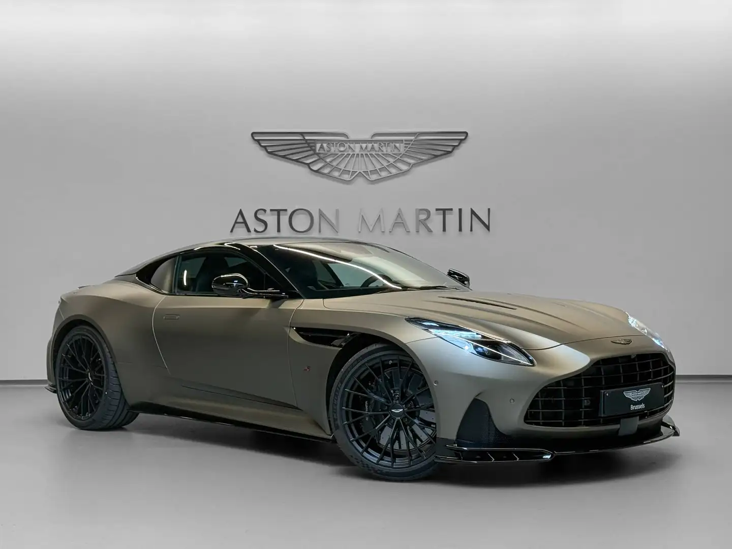 ASTON MARTIN Db12
