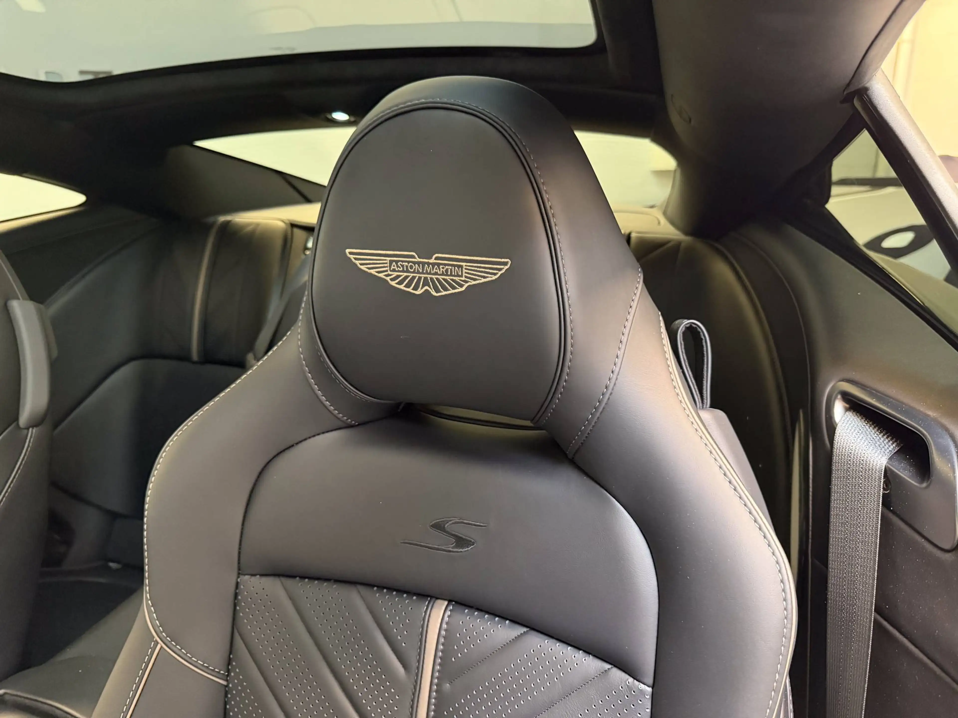 Aston Martin DB12 S Coupe | FULL OPTION — photo 11