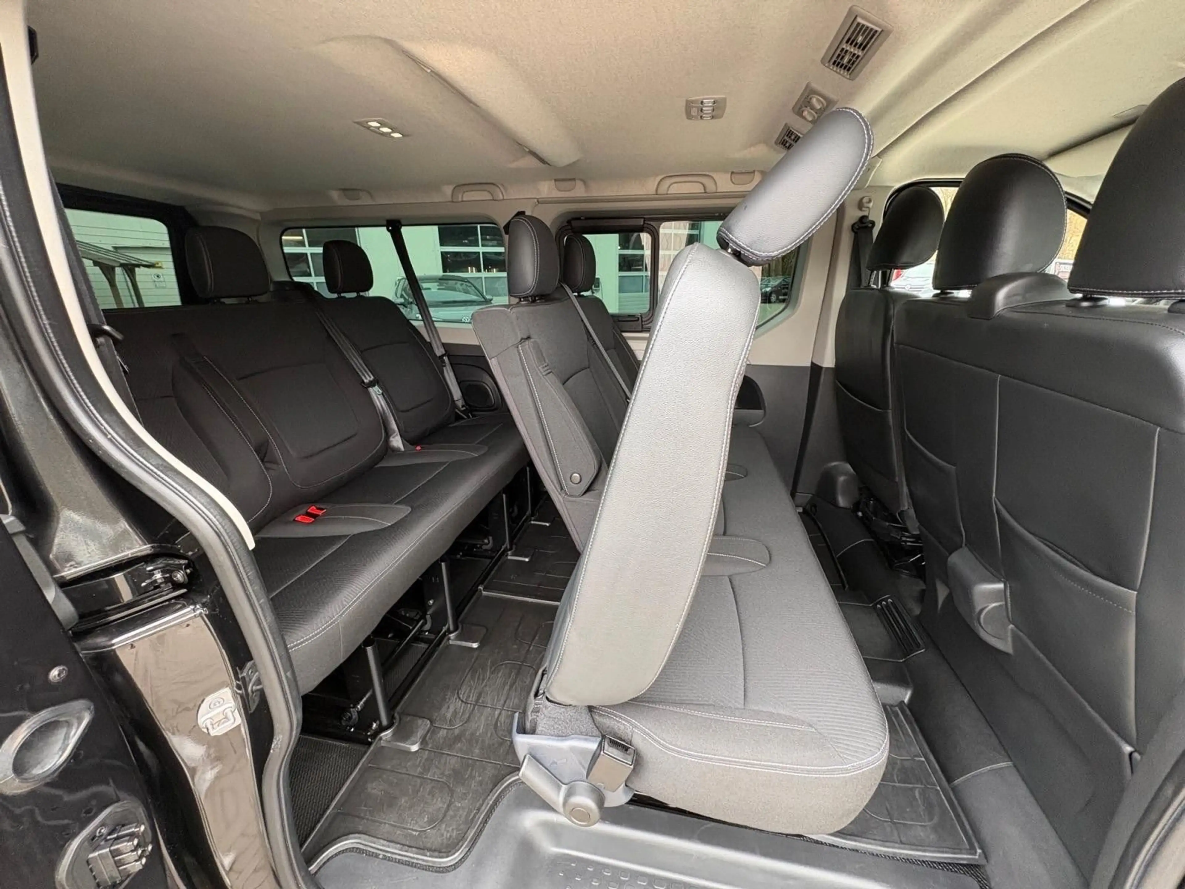 Renault Trafic Combi L2H1 3,0t  Life Navi 2xKlima R.Cam — photo 14
