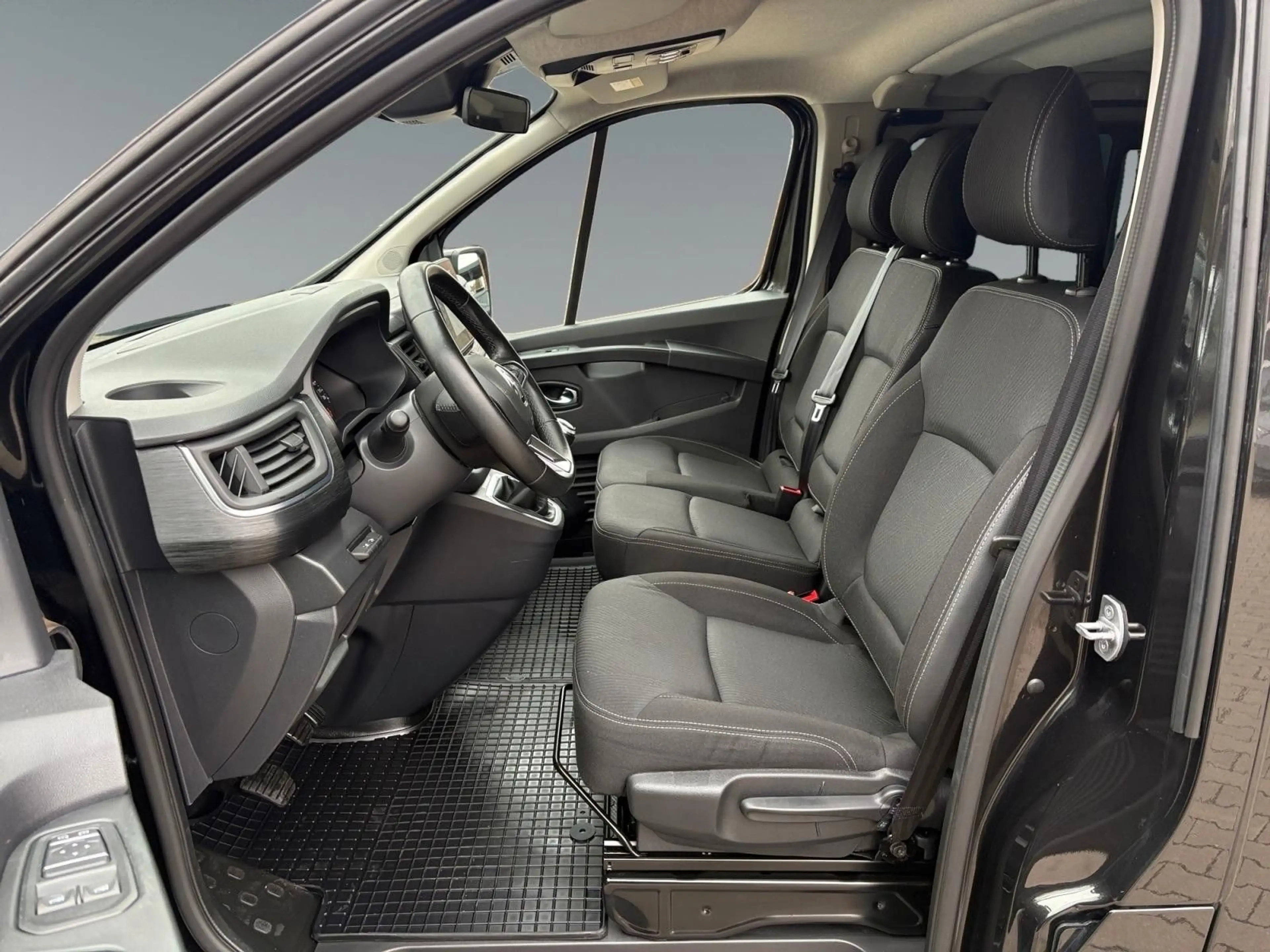 Renault Trafic Combi L2H1 3,0t  Life Navi 2xKlima R.Cam — photo 11