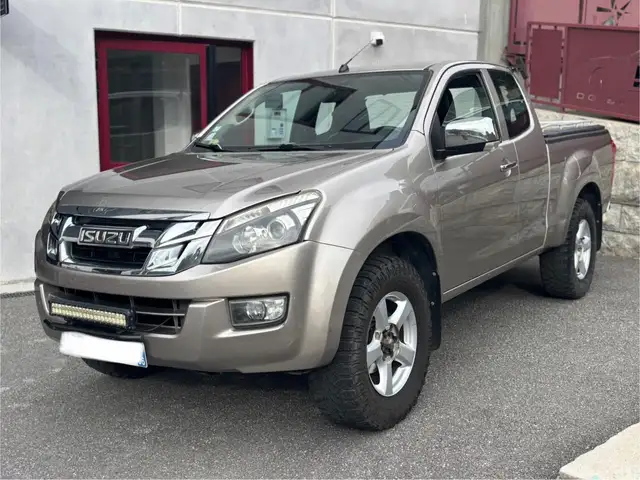 Isuzu D-Max D-MAX II 2.5 D PICK UP CREW CABINE Solar