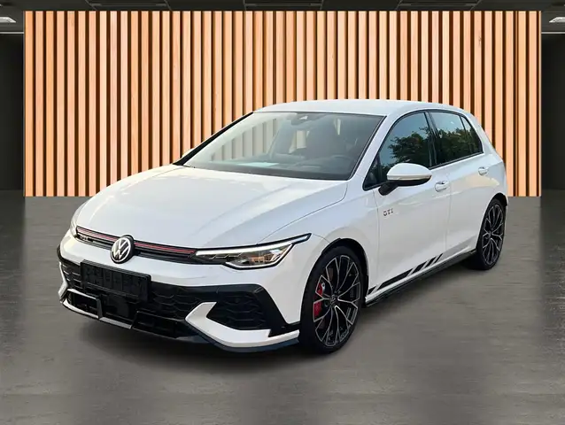 Volkswagen Golf view 2