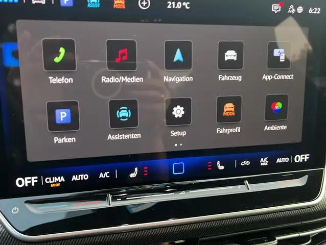 Volkswagen Golf view 12