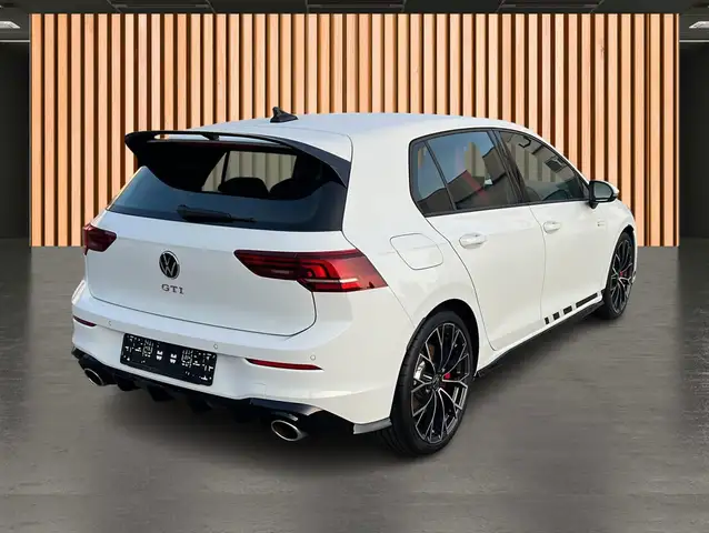 Volkswagen Golf view 8