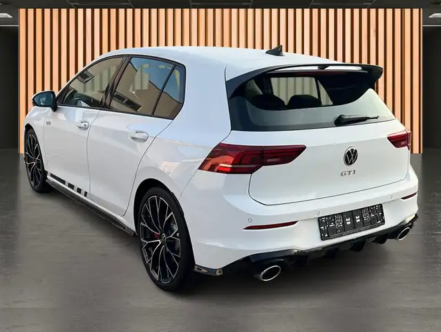 Volkswagen Golf view 6