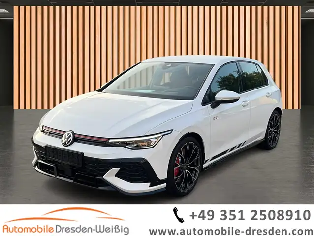 Volkswagen Golf main image