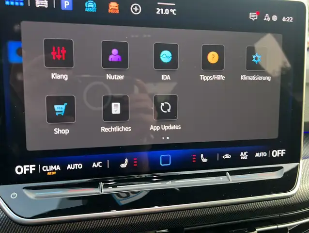 Volkswagen Golf view 13