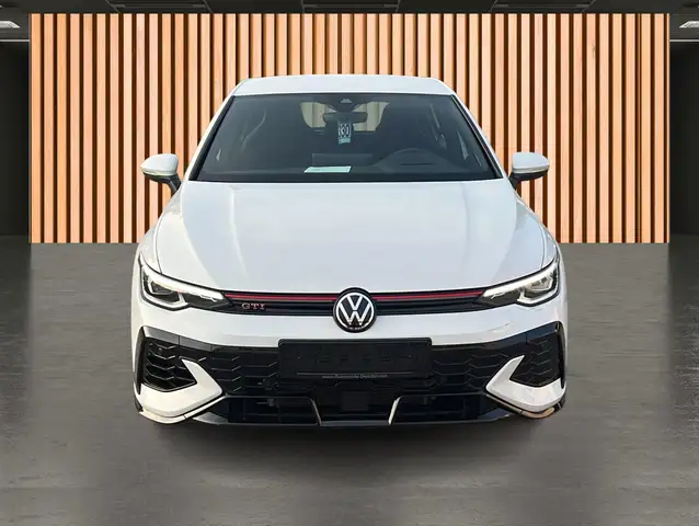 Volkswagen Golf view 5