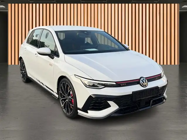 Volkswagen Golf view 4