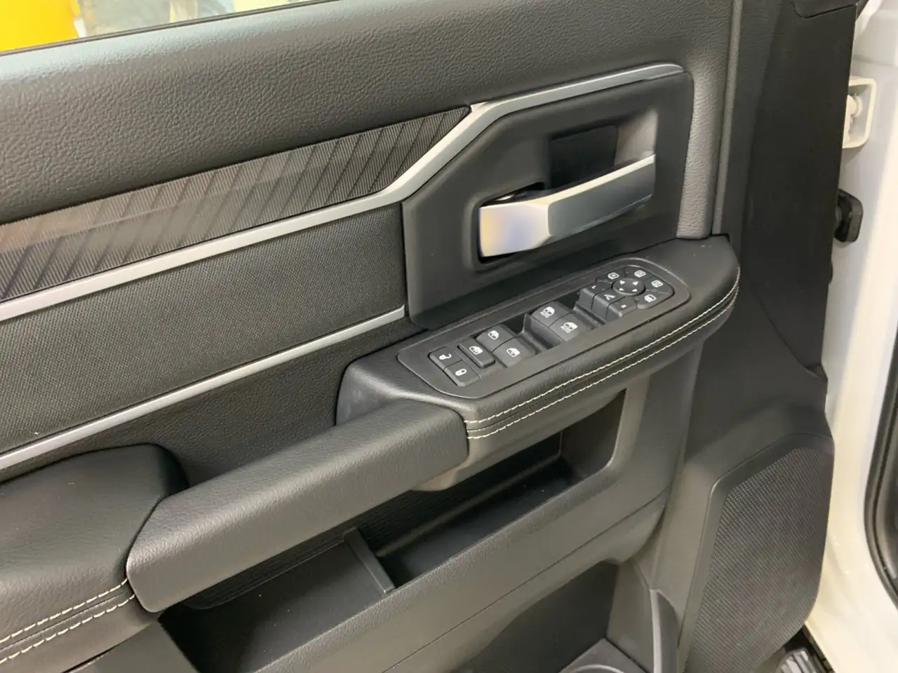 RAM 2500 снимка RAM 2500