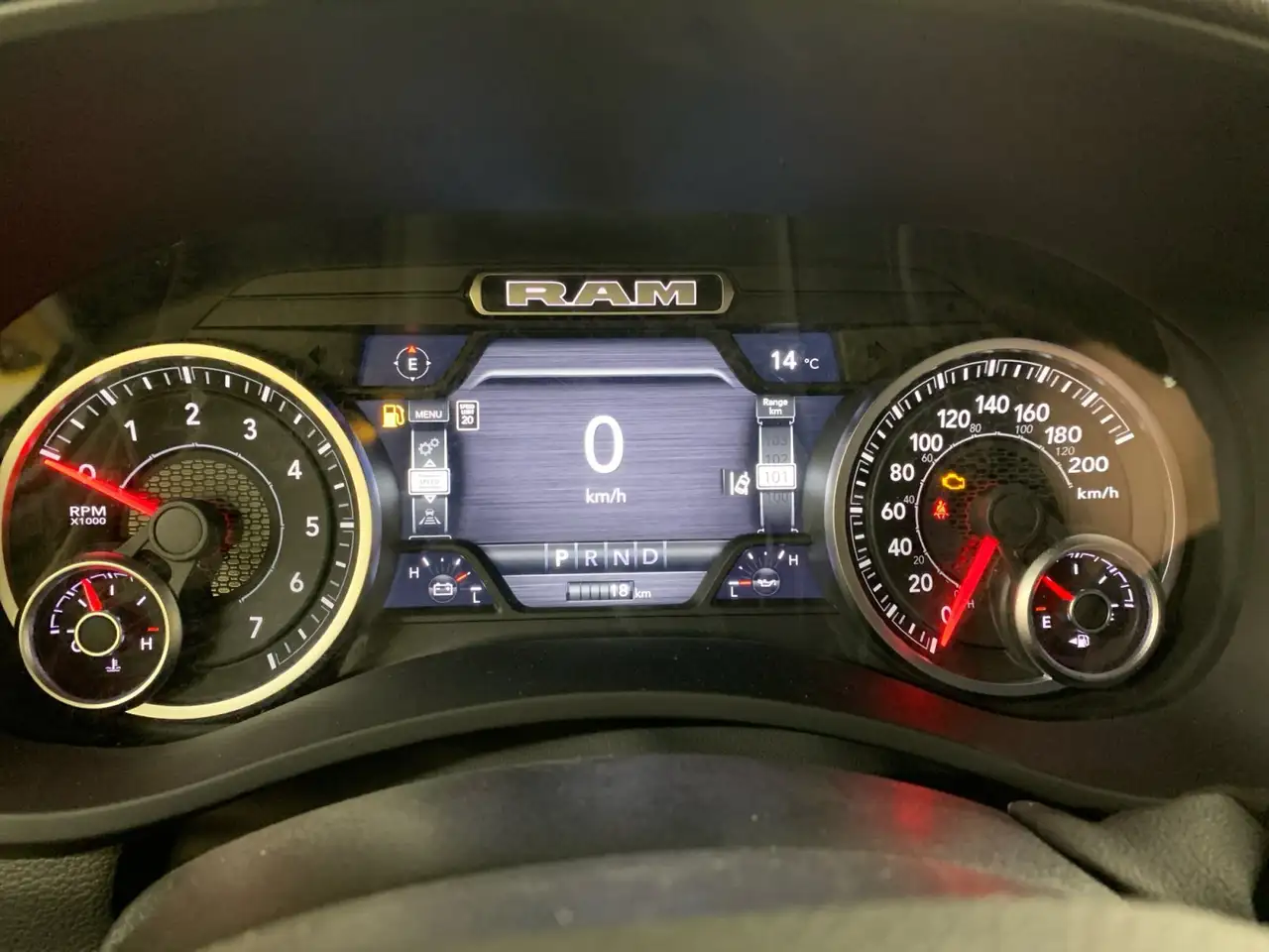 RAM 2500 снимка RAM 2500