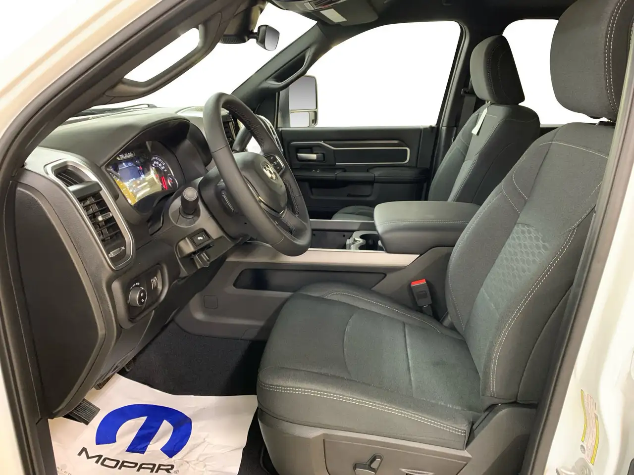 RAM 2500 снимка RAM 2500