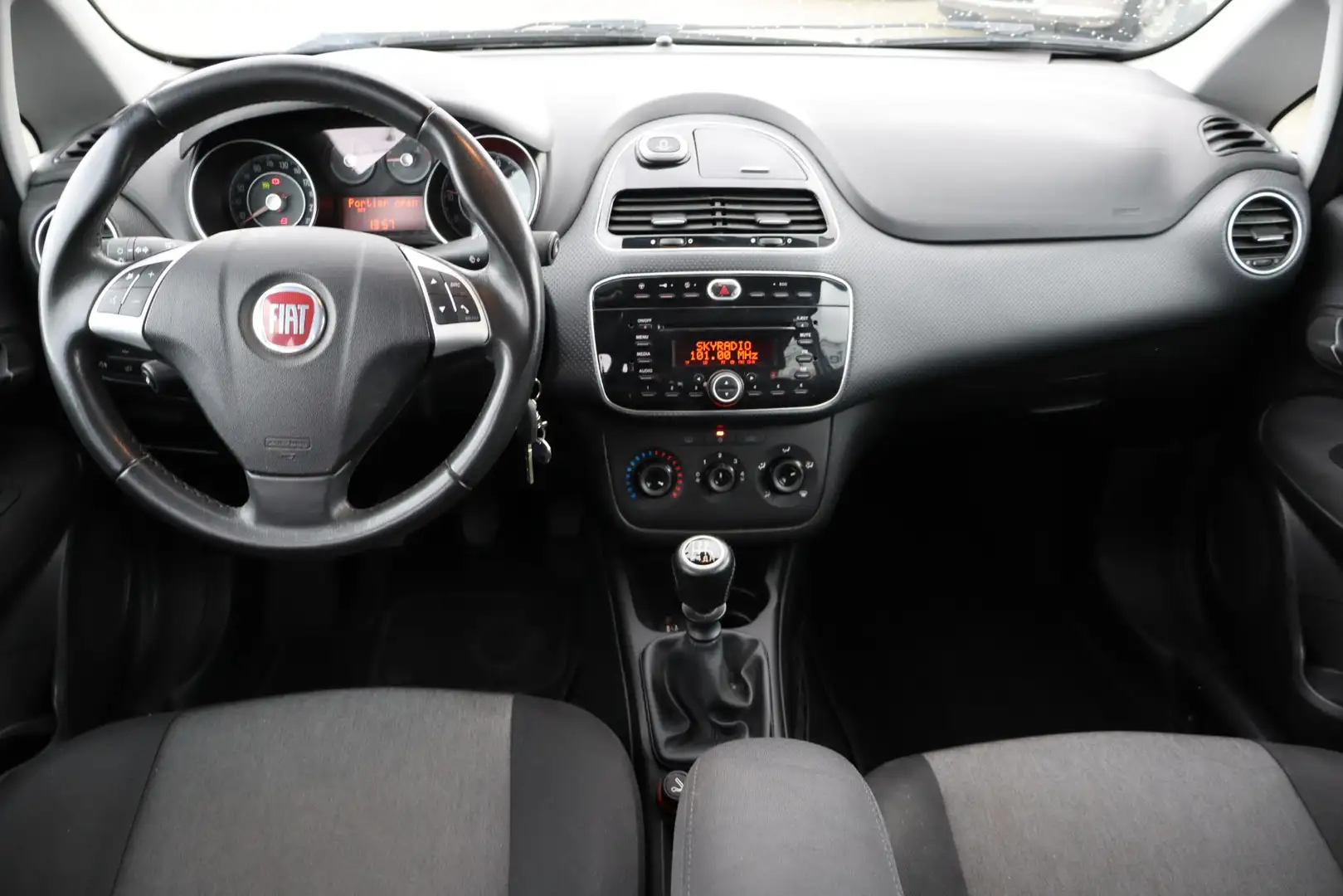 Fiat Punto Evo 0.9 TwinAir Street Airco, Elektrische ramen, Trekh Zwart - 2