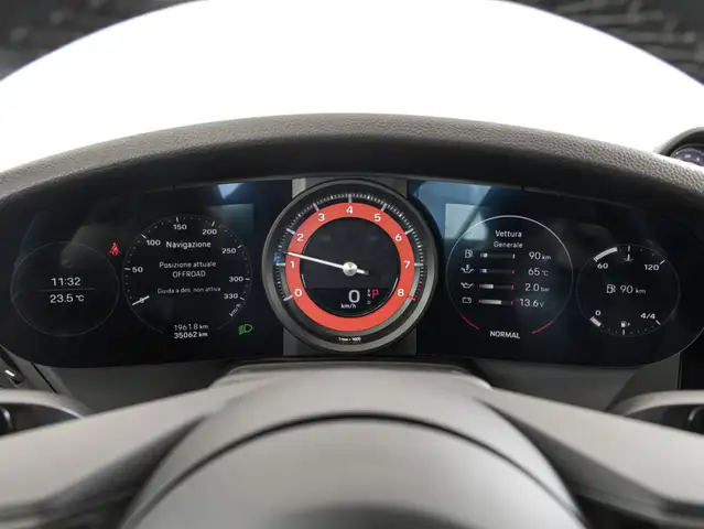 Porsche 911 view 18