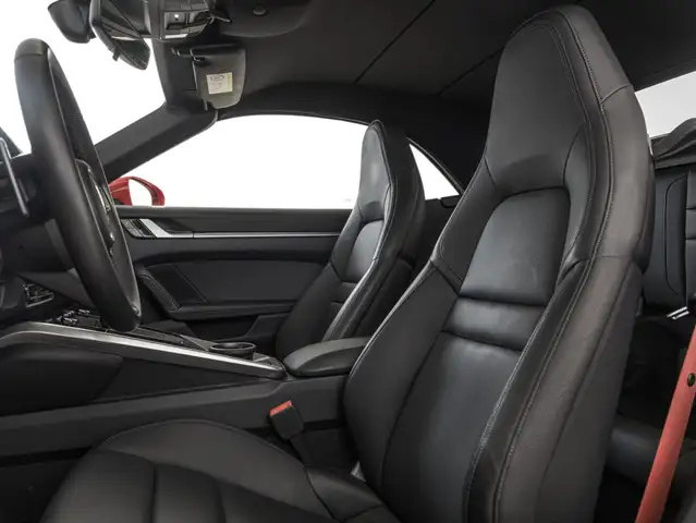 Porsche 911 view 12