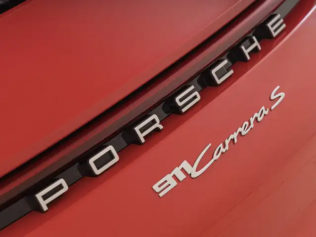 Porsche 911 view 24