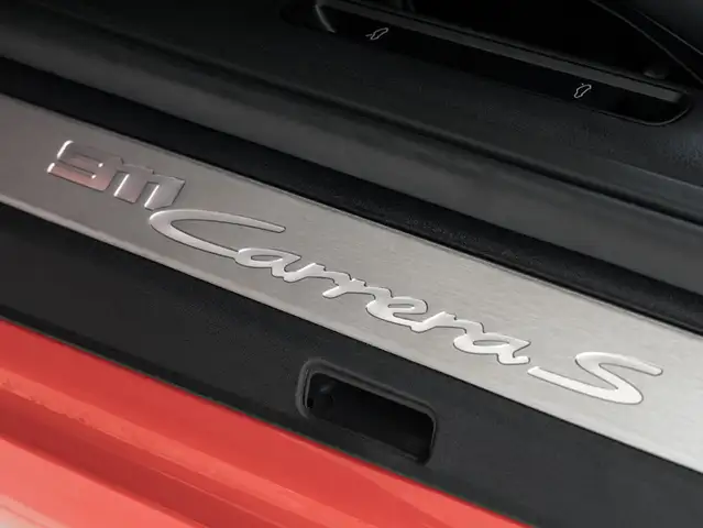 Porsche 911 view 20