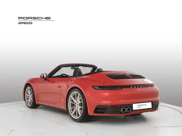 Porsche 911 view 3