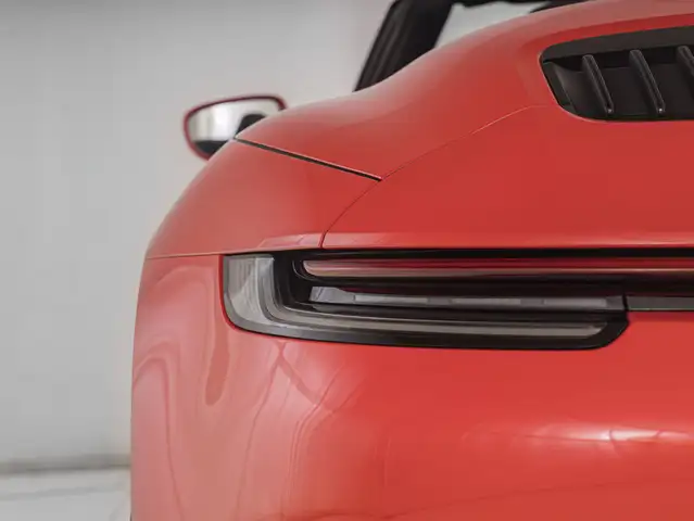 Porsche 911 view 25